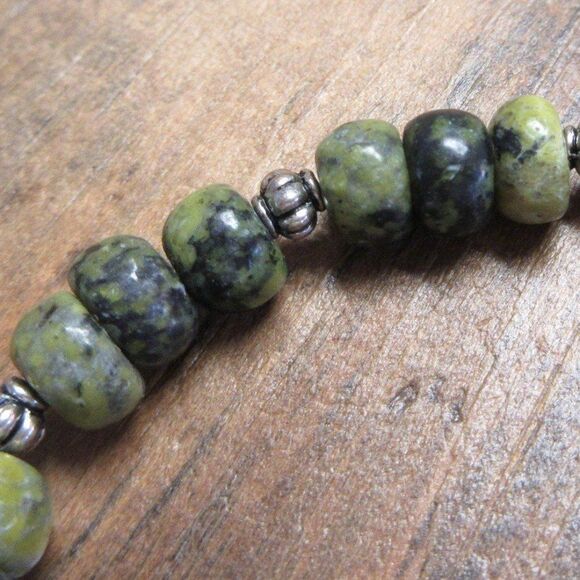 MERRISOTA JEWELRY Green Serpentine Stretch Bracelet Size 6 3/4" Gemstones NEW - Picture 4 of 7